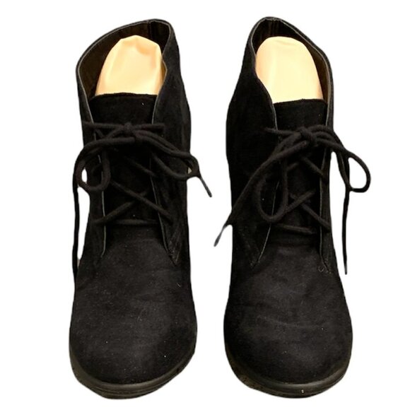 Attention Talina Lace Up Ankle Bootie 7M Black Faux Suede Stacked Heel 174N - Picture 1 of 8